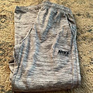 Nike sweats kids XL